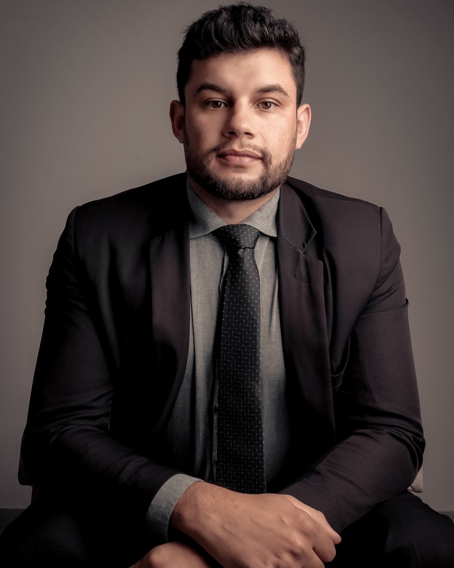 Dr. Leandro M. Nascimento, advogado responsável pela Makiniski Advocacia